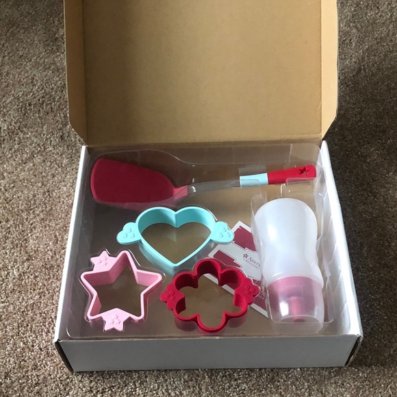 American Girl by Williams-Sonoma Pancake Set New in Box - Picture 3 of 6